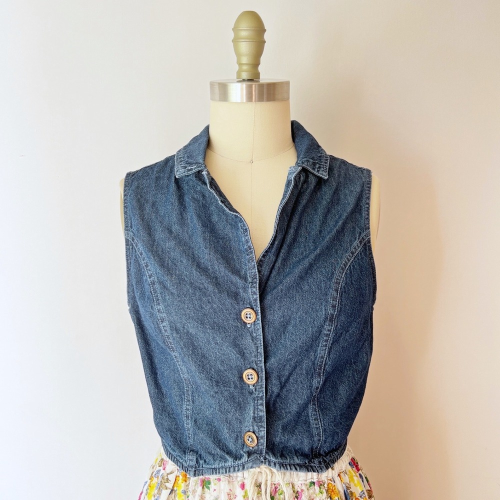 Denim Vest Top Blue Cropped Sleeveless Button Front Fitted Collar Medium